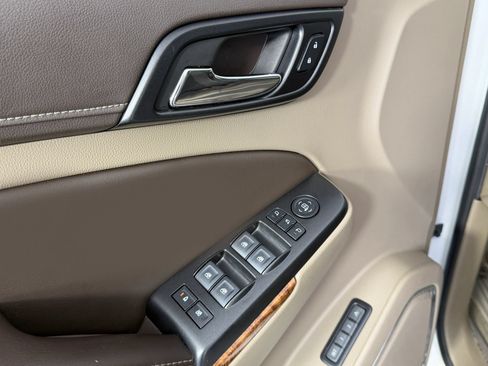 Used 2018 Chevrolet Suburban Premier AWD/4WD image 36