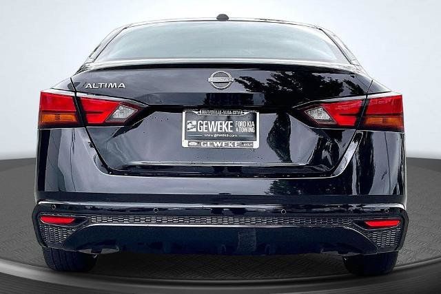 Used 2025 Nissan Altima 2.5 SV FWD image 4