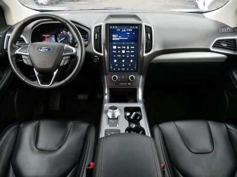 Used 2022 Ford Edge Titanium AWD/4WD image 10