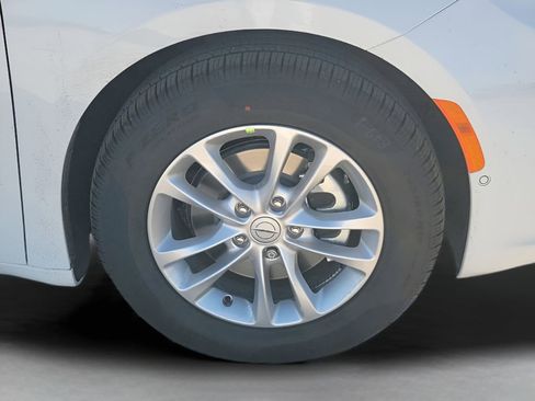 New 2026 Chrysler Pacifica Select image 20