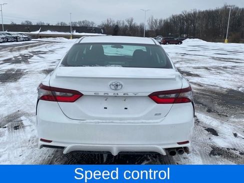 Used 2023 Toyota Camry SE image 4