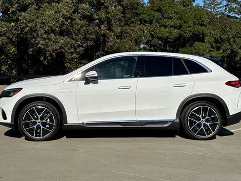 New 2026 Mercedes-Benz EQE 320 4MATIC SUV image 2