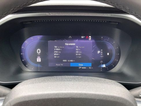 Certified 2023 Volvo XC40 B5 Plus w/ Climate Package image 13