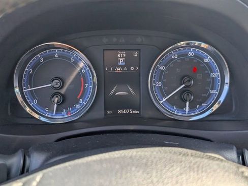 Used 2018 Toyota Corolla SE FWD image 22