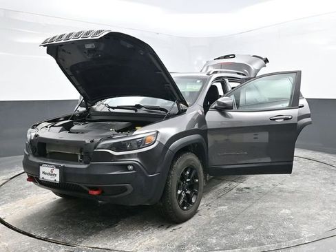 Used 2019 Jeep Cherokee Trailhawk w/ Comfort/Convenience Group image 33