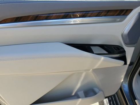 Used 2025 Cadillac Escalade ESV Sport Platinum w/ LPO, Floor Liner Package AWD/4WD image 15