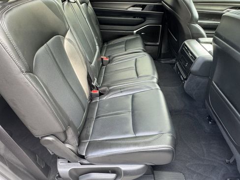 Used 2025 Jeep Wagoneer 2WD w/ Premium Group I image 20