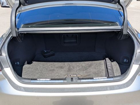 Used 2019 Lexus ES 300h ES 300h Luxury w/ Accessory Package 2 image 6