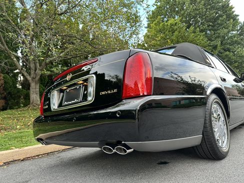 Used 2005 Cadillac De Ville w/ Limited Edition Package FWD image 56