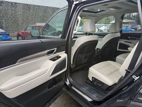 Used 2021 Kia Telluride SX image 17