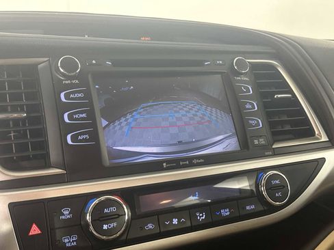 Used 2016 Toyota Highlander XLE image 31