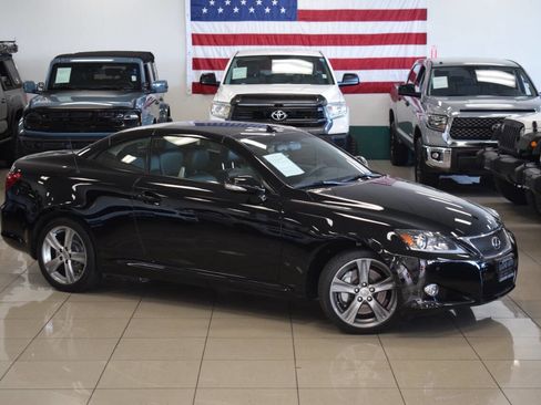 Used 2013 Lexus IS 350C Base 2dr Convertible w/ Luxury Pkg image 3