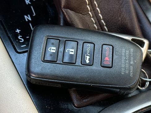 Used 2019 Lexus RX 450h AWD image 27