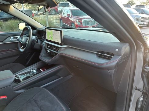 Used 2025 Ford Explorer ST image 14