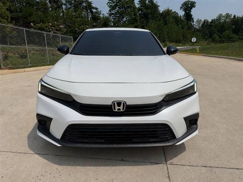 Used 2022 Honda Civic Sport image 2