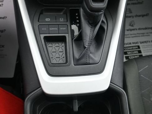Used 2023 Toyota RAV4 XLE FWD image 17
