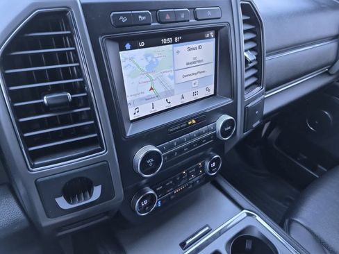 Used 2019 Ford Expedition XLT w/ Equipment Group 202A AWD/4WD image 27