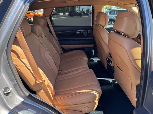 Used 2023 Genesis GV80 2.5T w/ Prestige 20" Package image 16