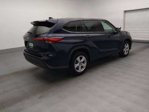 Used 2021 Toyota Highlander LE FWD image 10