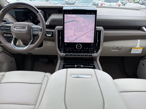 New 2026 GMC Yukon Denali w/ Advanced Technology Package AWD/4WD image 9