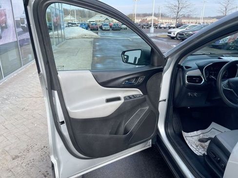 Certified 2019 Chevrolet Equinox LS w/ LS Convenience Package FWD image 21