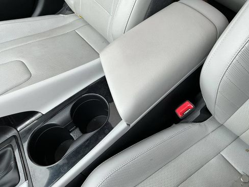 Used 2022 Hyundai Elantra Limited w/ Cargo Package FWD image 27