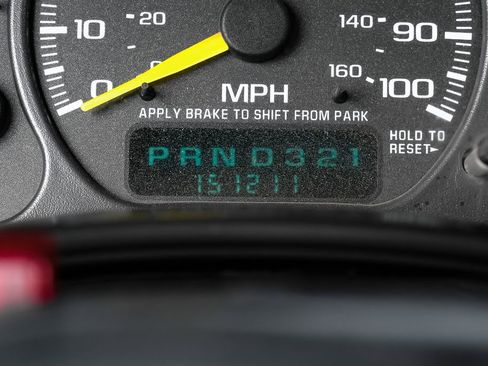 Used 2000 Chevrolet Silverado 1500 4x4 Extended Cab w/ Firm Ride Suspension Pkg image 16