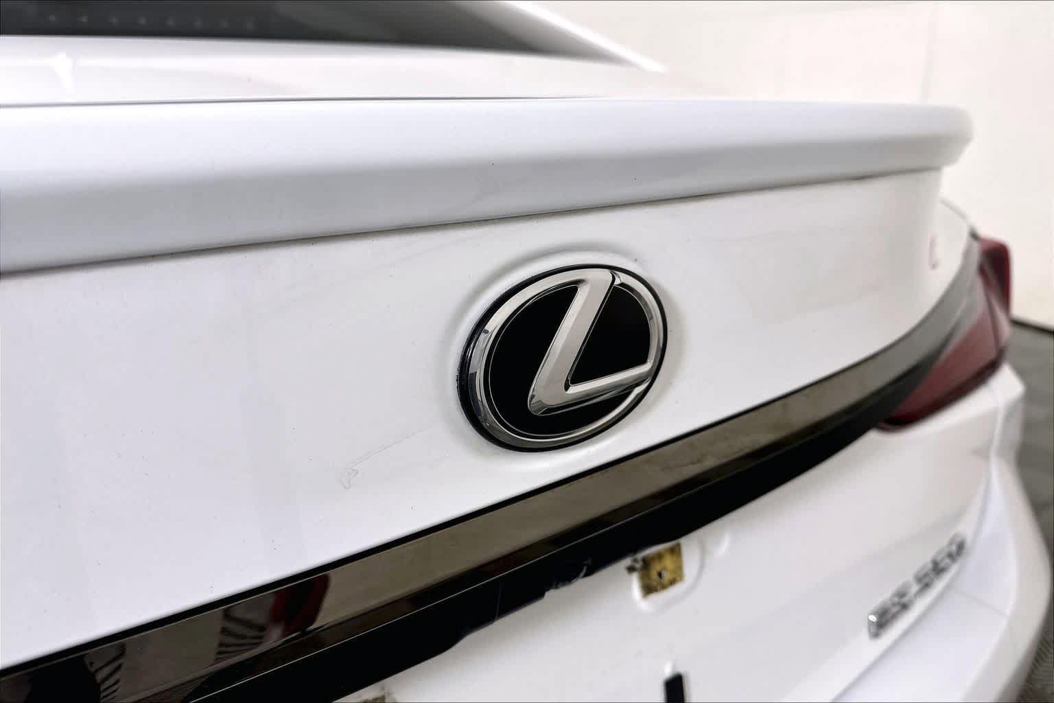 Used 2023 Lexus ES 350 F Sport w/ Accessory Package (Z2) FWD image 30