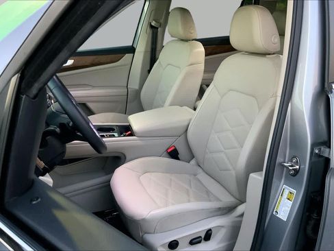 Used 2024 Volkswagen Atlas SE FWD image 7