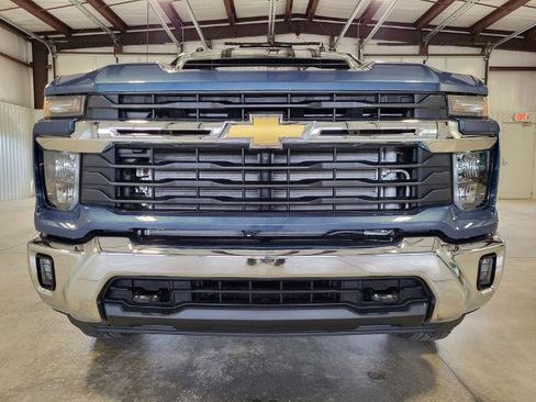 New 2026 Chevrolet Silverado 3500 LT w/ Convenience Package AWD/4WD image 8