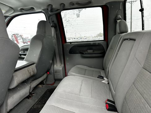 Used 2006 Ford F350 XLT image 9