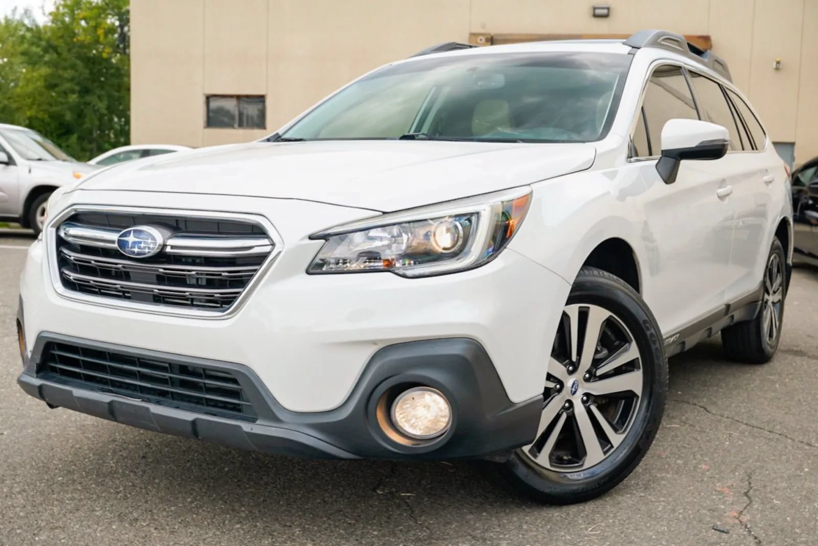 Used 2018 Subaru Outback 2.5i Limited w/ Popular Package #2 AWD/4WD image 1