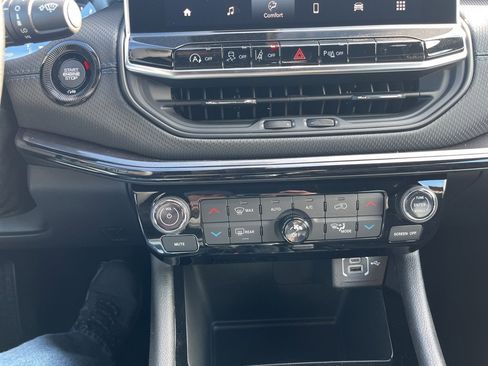 New 2026 Jeep Compass Limited image 23