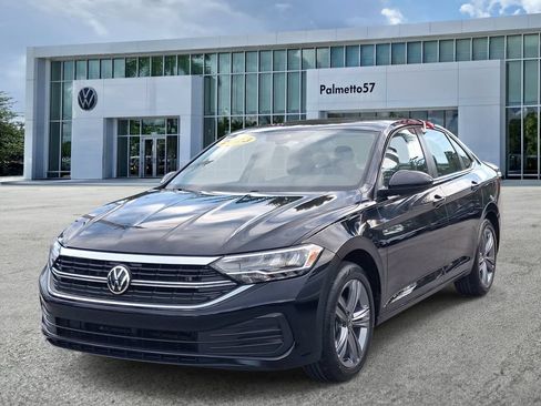 Used 2023 Volkswagen Jetta SE FWD image 3