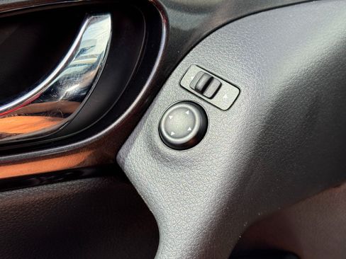 Used 2018 Nissan Rogue S FWD image 17