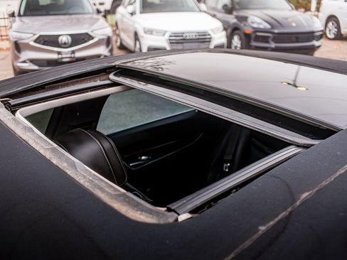 Used 2013 Cadillac XTS Premium image 34