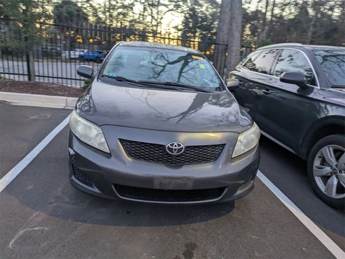 Used 2010 Toyota Corolla LE image 2