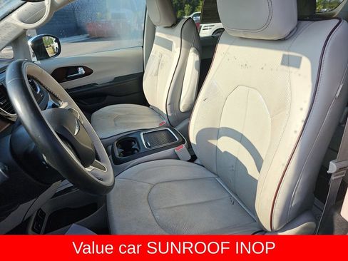 Used 2019 Chrysler Pacifica Limited FWD image 18
