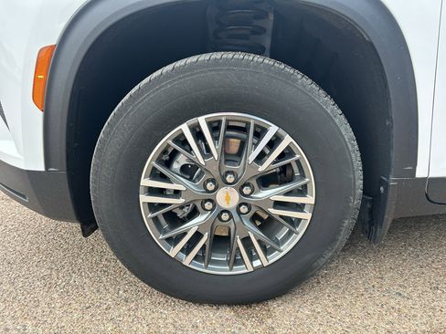 Certified 2025 Chevrolet Traverse LT image 30