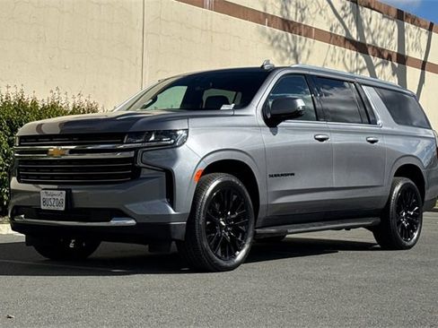 Used 2021 Chevrolet Suburban LT w/ LT Signature Package image 8