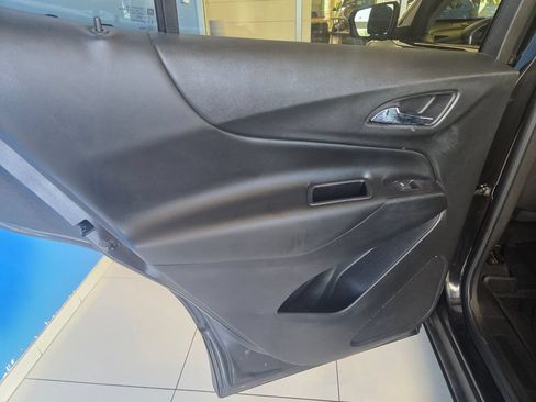 Used 2020 Chevrolet Equinox LT w/ Driver Convenience Package FWD image 17