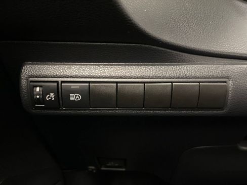 Certified 2020 Toyota Corolla LE FWD image 28