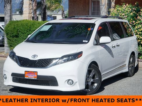 Used 2016 Toyota Sienna SE image 4