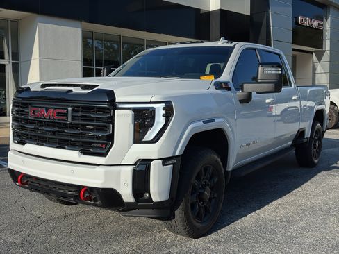Used 2026 GMC Sierra 2500 AT4 w/ AT4 Premium Plus Package AWD/4WD image 4