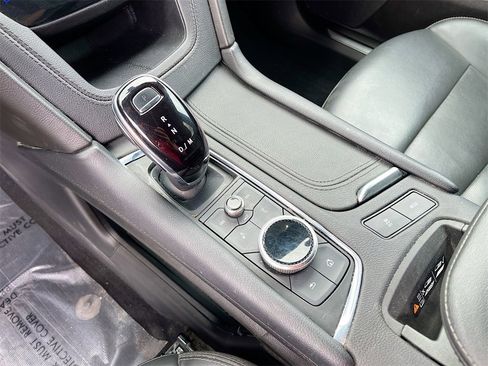 Used 2022 Cadillac XT5 Premium Luxury image 16