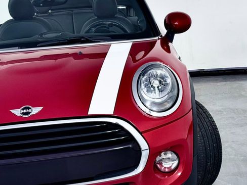 Used 2018 MINI Cooper Convertible image 6