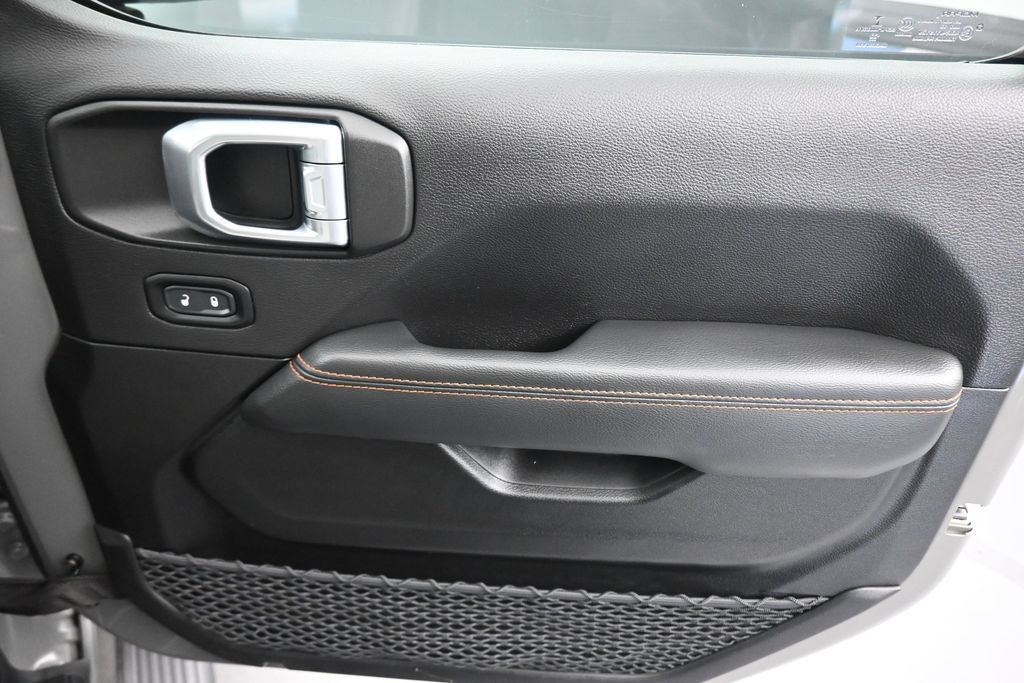 Used 2022 Jeep Gladiator Mojave w/ LED Lighting Group AWD/4WD image 45