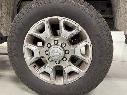 Used 2016 RAM 2500 Limited AWD/4WD image 11