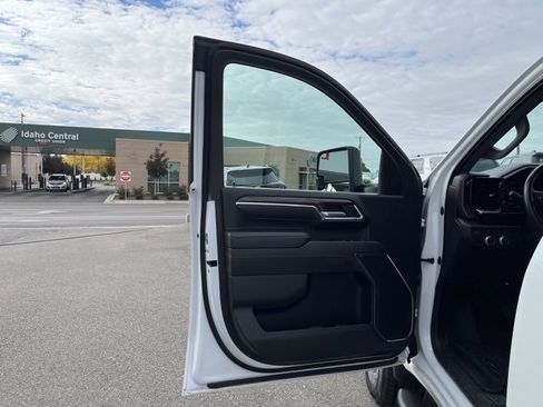 Used 2024 GMC Sierra 3500 SLE w/ SLE Convenience Package image 25