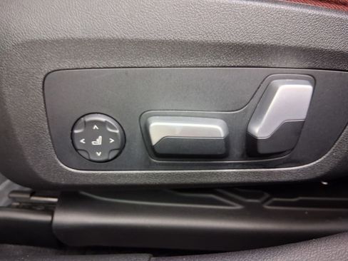 Used 2023 BMW 330i Sedan w/ Driving Assistance Package RWD image 13